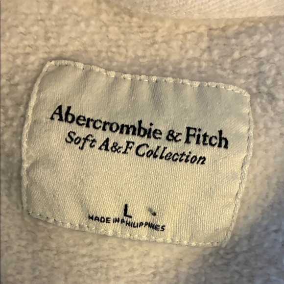 Abercrombie & Fitch Calabasas California Crewneck Sweatshirt - Light Gray - Picture 2 of 3